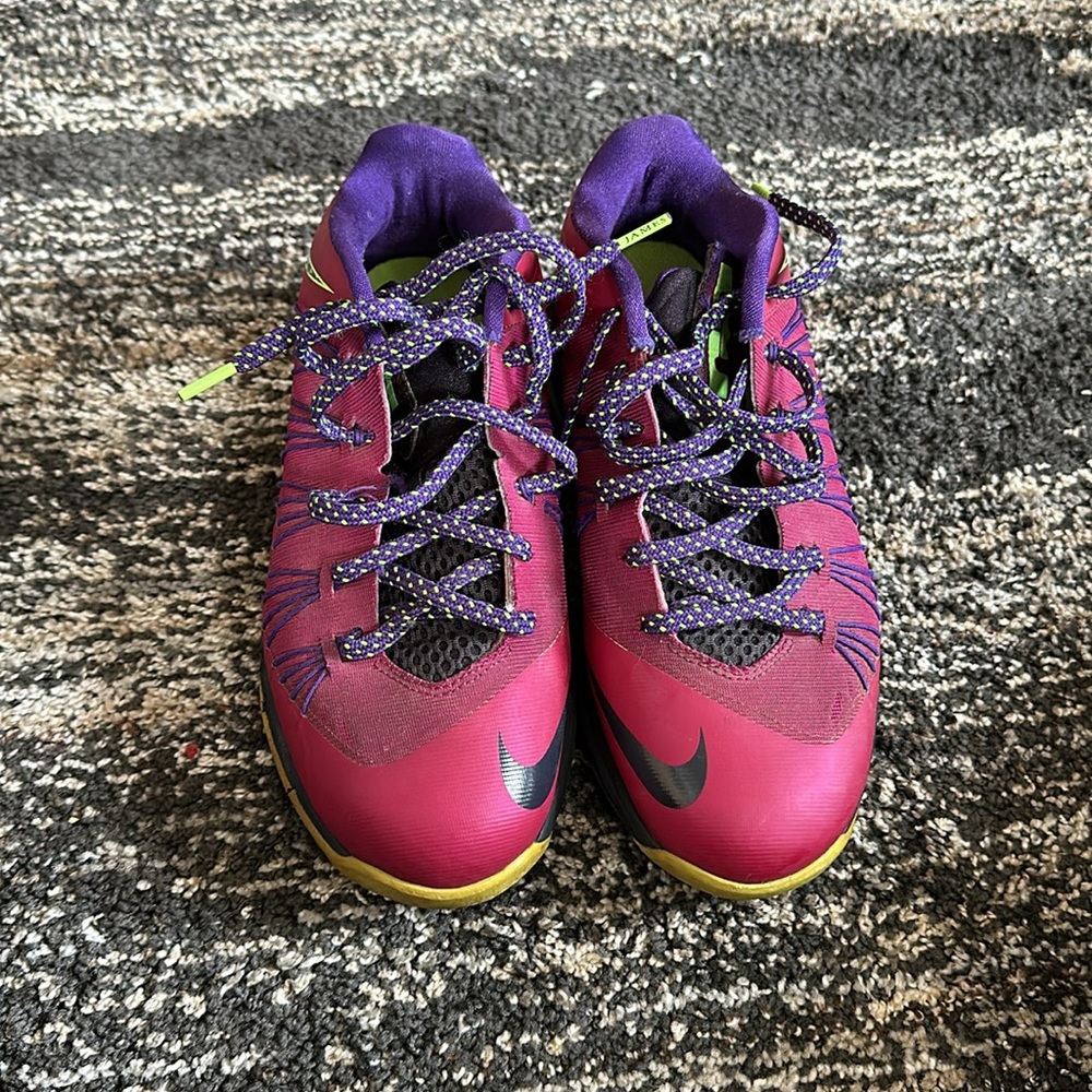 Lebron Raspberry Air Max - Picture 4 of 6